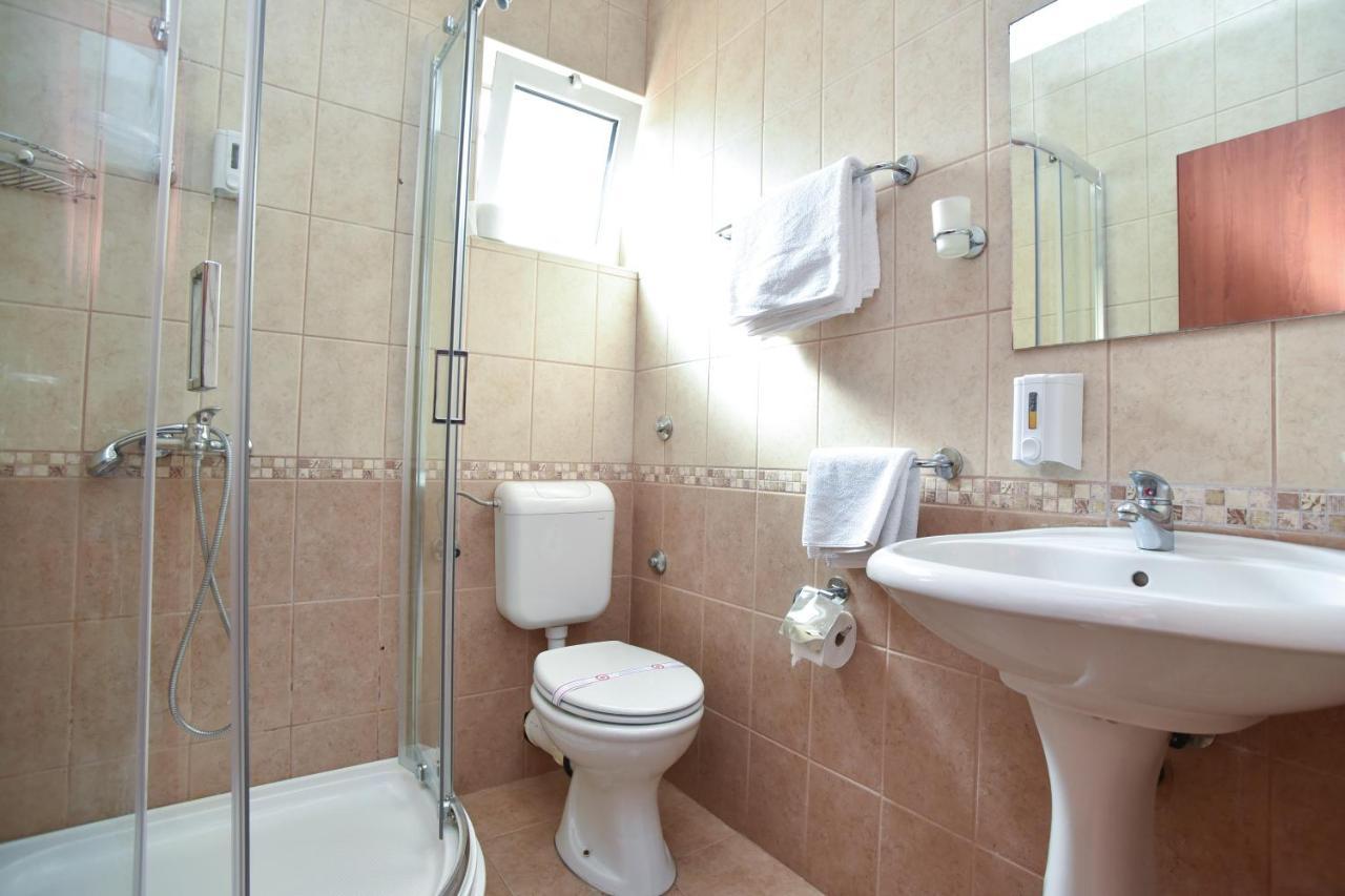 Hotel Suzana Budva Extérieur photo