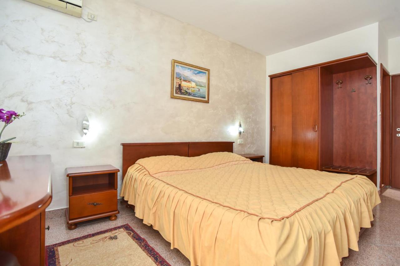 Hotel Suzana Budva Extérieur photo