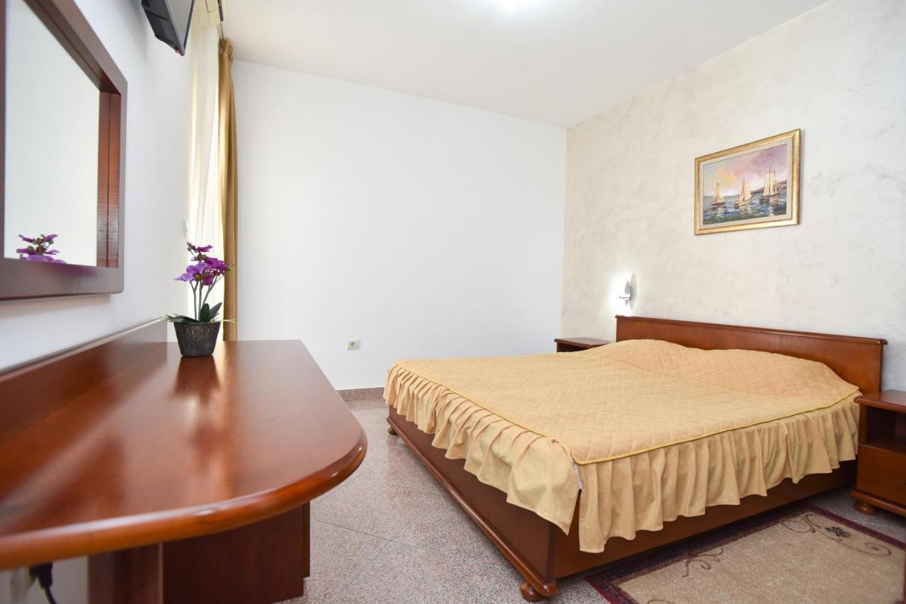 Hotel Suzana Budva Extérieur photo