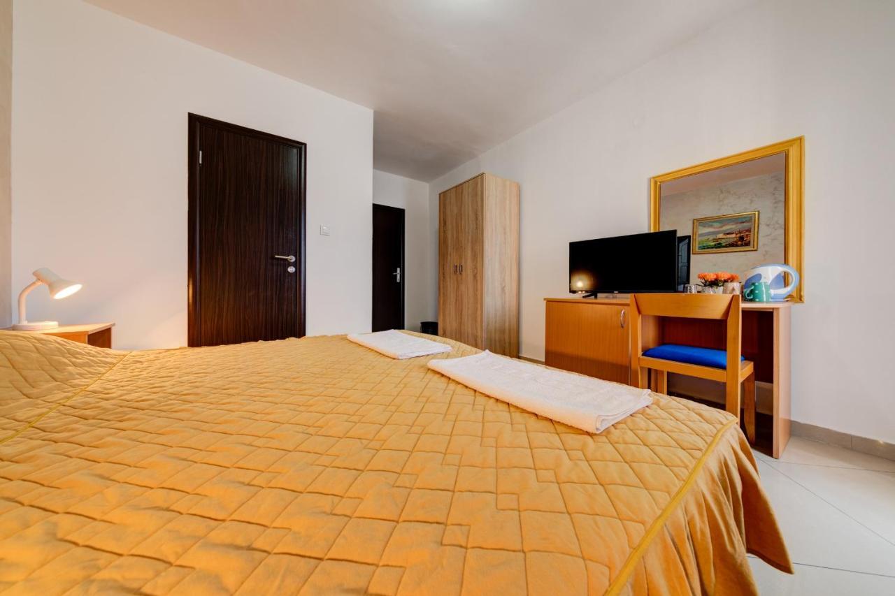 Hotel Suzana Budva Extérieur photo