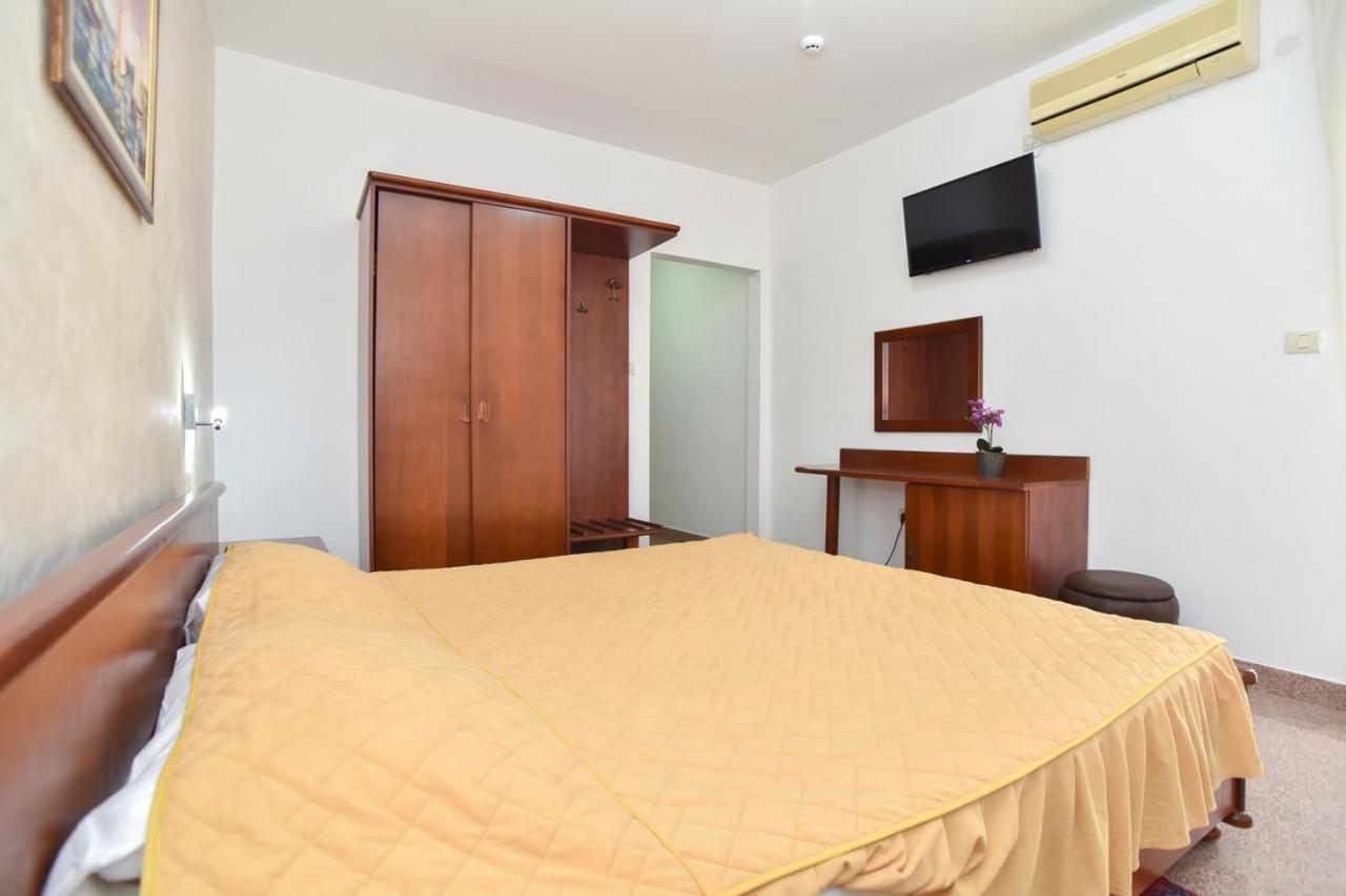 Hotel Suzana Budva Extérieur photo