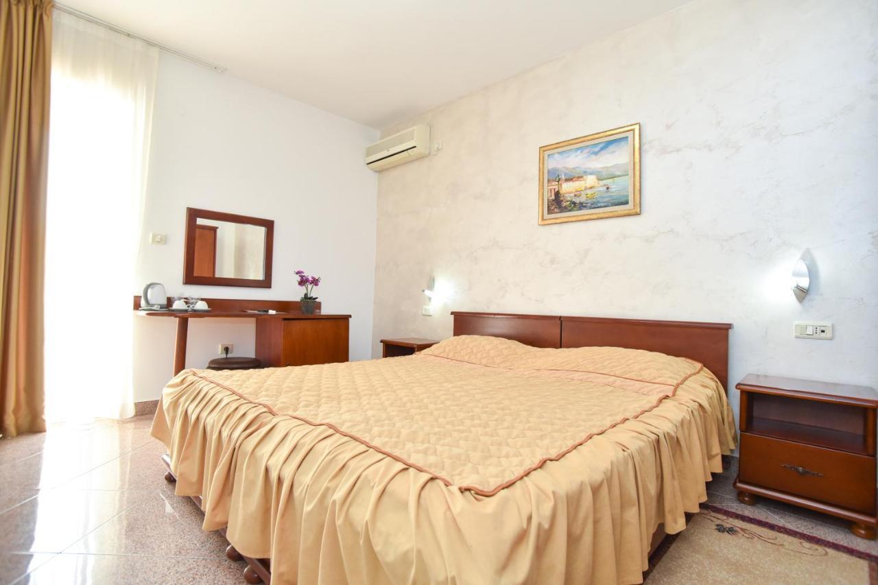 Hotel Suzana Budva Extérieur photo