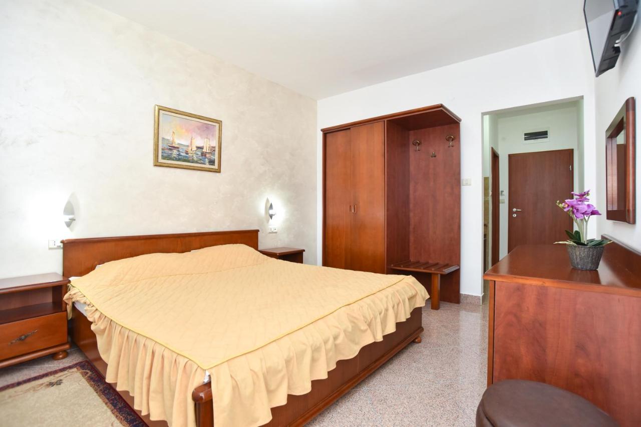 Hotel Suzana Budva Extérieur photo